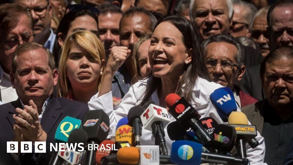 4 possíveis cenários para oposição na Venezuela após veto à principal adversária de Maduro