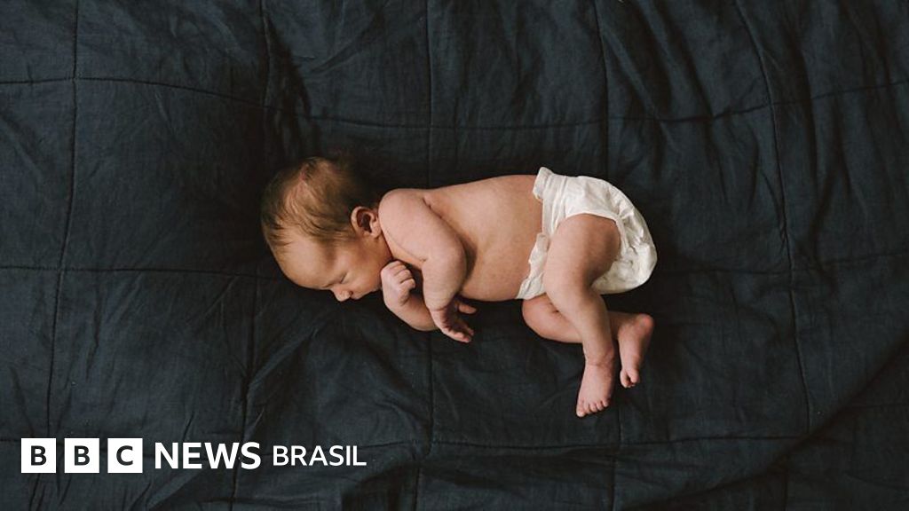 O que o primeiro cocô do bebê pode revelar sobre a saúde dele no futuro