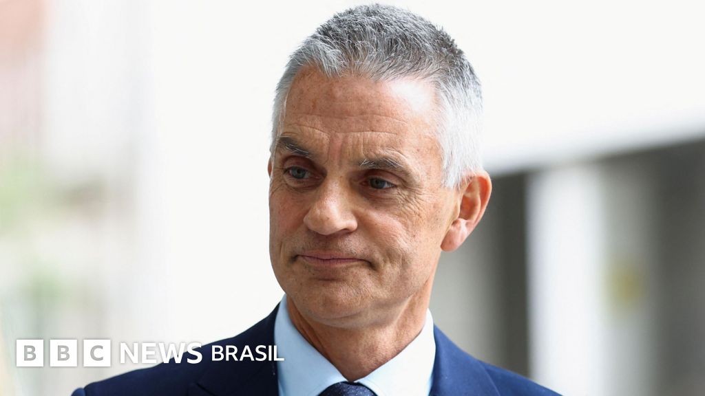 Por que dois diretores da BBC renunciaram ao mesmo tempo e o que isso tem a ver com Trump?