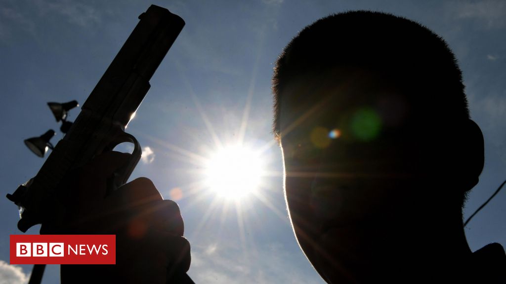 Atentado contra Miguel Uribe: os milhares de adolescentes recrutados para matar por grupos armados na Colômbia