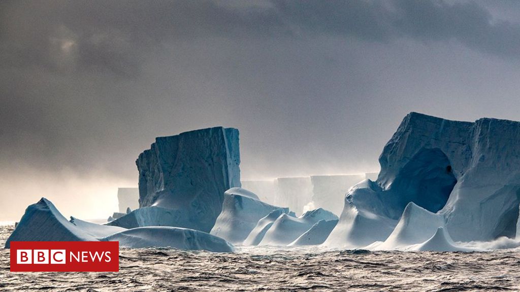 A 'prisão oceânica' que encalhou o maior iceberg do mundo 