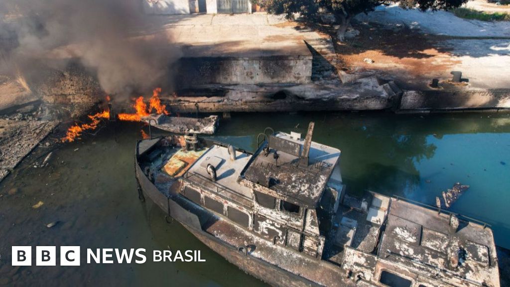 O que se sabe sobre ataques de Israel contra Marinha da Síria, segundo checagem da BBC