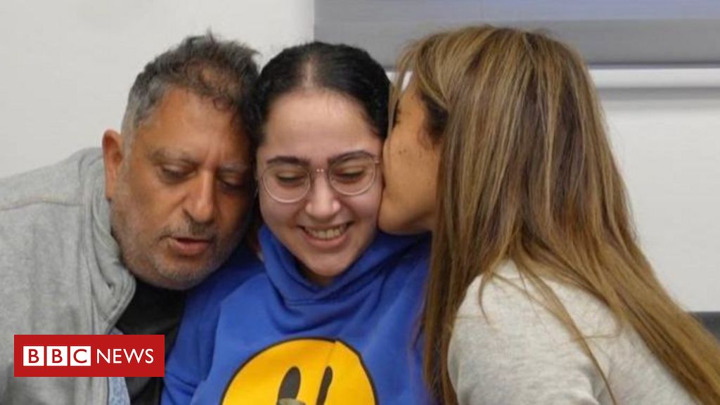 'Minha linda, você está em casa': as soldadas israelenses que voltaram para suas famílias