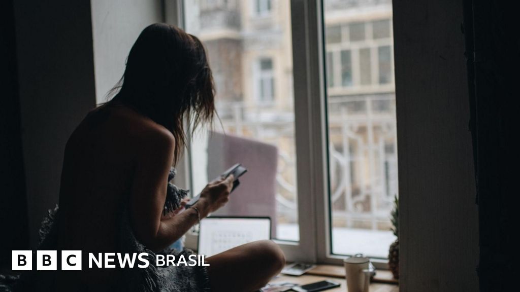 'Nojento e desolador': a mulher que recebe R$ 10 por hora para ajudar no engajamento do OnlyFans