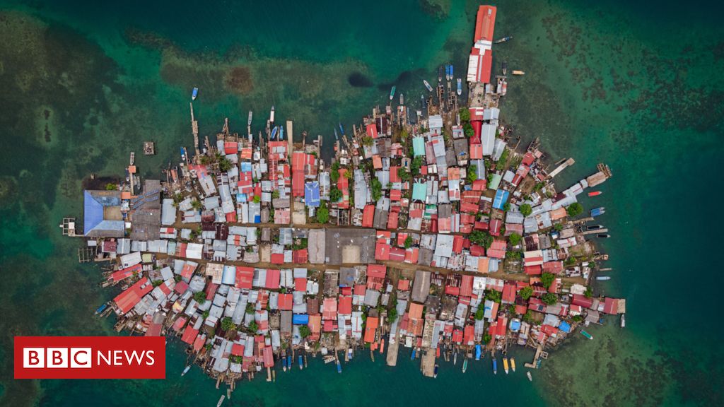 A comunidade que teve que abandonar ilha onde morava porque seria engolida pelo mar