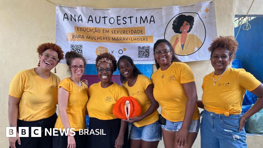 Vibradores, vulva de pelúcia e WhatsApp: a educadora sexual que defende direito ao prazer de mulheres da periferia