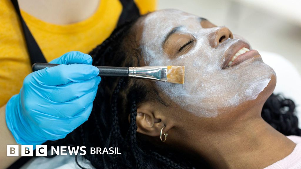 A ciência por trás das modas bizarras de tratamentos de pele, de sêmen de salmão a cocô de passarinho