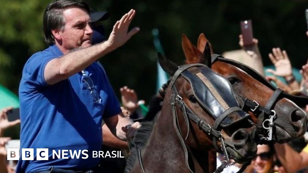 Bolsonaro tem papel de 'causar explosão' para permitir ação 'reparadora' de militares, diz antropólogo