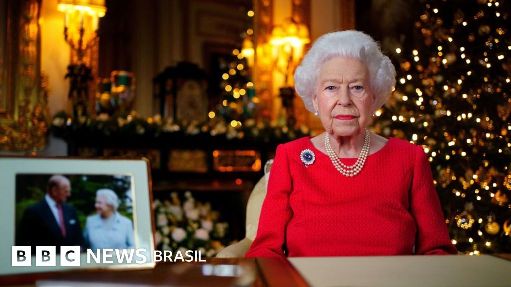 Rainha Elizabeth 2ª homenageia marido no primeiro discurso de Natal após a morte dele