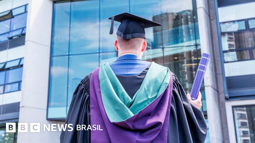 Por que universidades do Reino Unido estão sendo acusadas de negligência por aceitar alunos que não entendem bem inglês