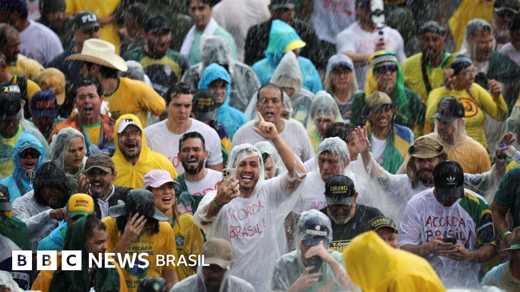 Em imagens: como foi a chegada da marcha de apoiadores de Bolsonaro a Brasília