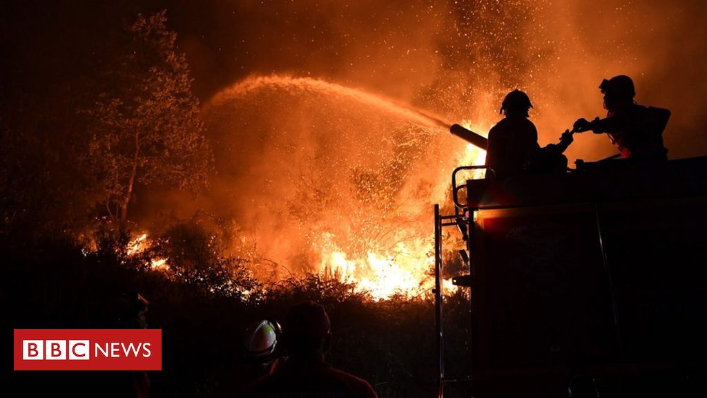 Perigo em caso de incêndio não jogue água - P013