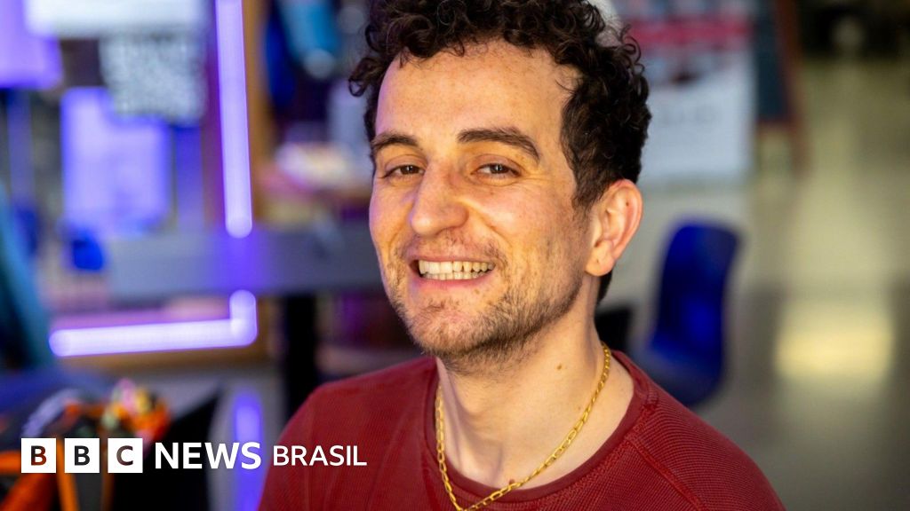 'Fui estuprado pela polícia de Assad, mas agora perdi o medo de mostrar meu rosto'