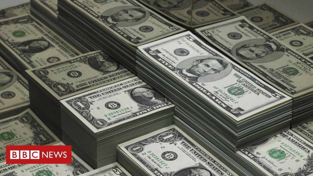 Dólar fecha em alta de 0,90%, a R$ 2,23