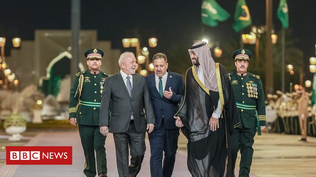 Brasil será 'Arábia Saudita da energia verde' em 10 anos, diz Lula em Riad
