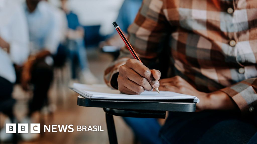 Como funciona o programa Pé-de-Meia e como sacar o primeiro pagamento