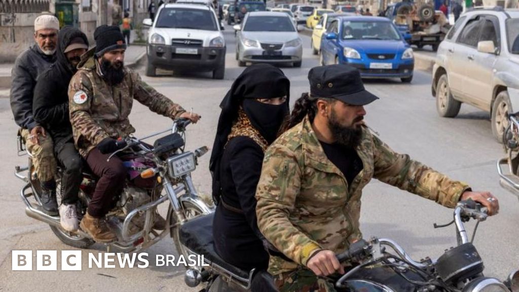 Como vida na região da Síria controlada por rebeldes que tomaram poder indica o que está por vir no país