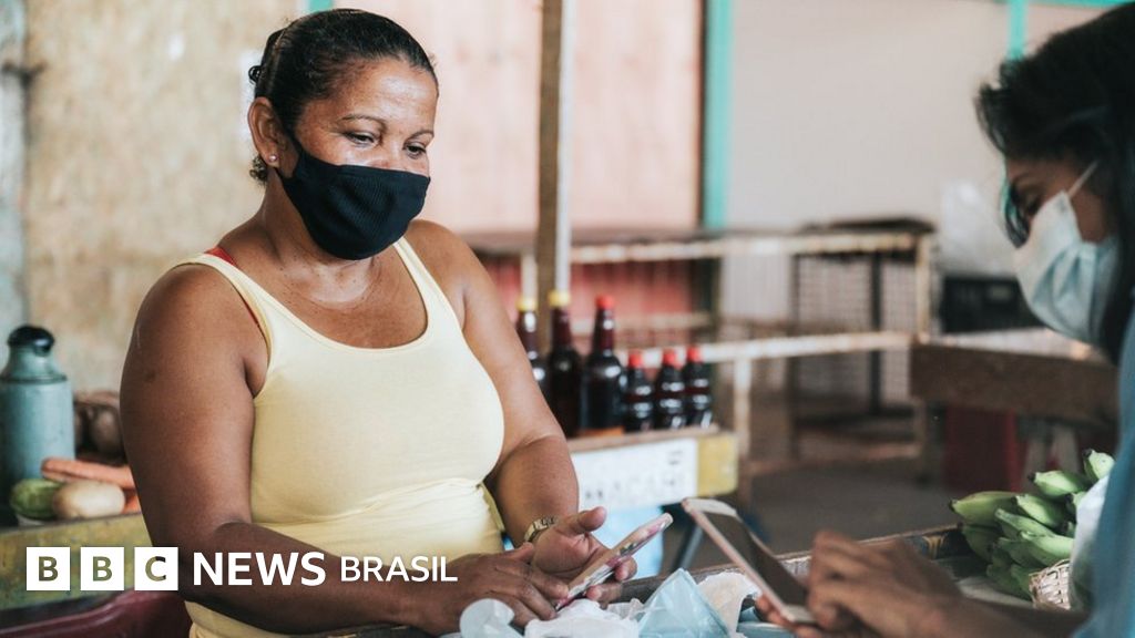 A surpreendente queda na desigualdade no trabalho que mascara um problema econômico do Brasil