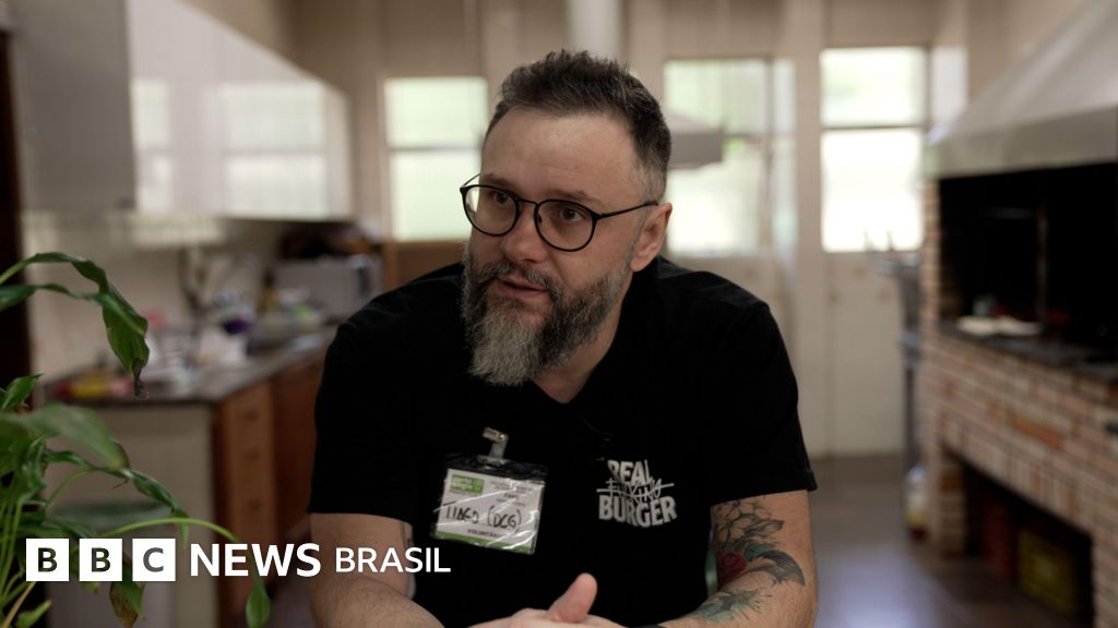 O chef gaúcho que perdeu restaurantes nas enchentes e foi cozinhar para centenas de desabrigados