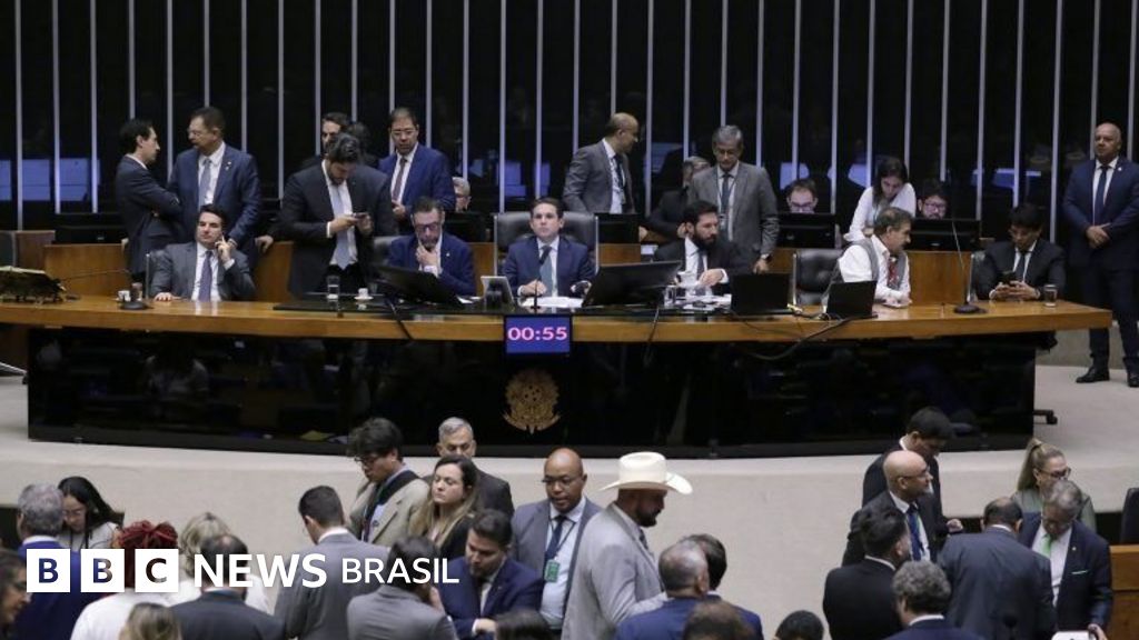 O caso chocante do 'deputado da motosserra' que ajudou a criar lei que pode cair com PEC da Blindagem