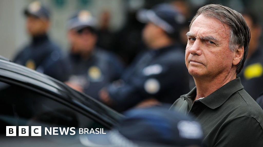 Epstein trocou elogios sobre Bolsonaro com Steve Bannon: 'Mudou o jogo'