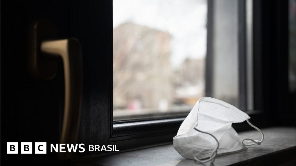 Coronavírus: alguns sentem tanto medo que precisam negar o que está acontecendo, diz psicanalista