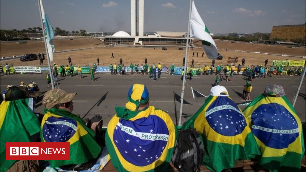 Bolsonaristas ficam frustrados com recuo de Bolsonaro: 'game over