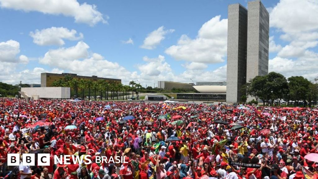Dezenas de milhares se reúnem em Brasília para a posse de Lula