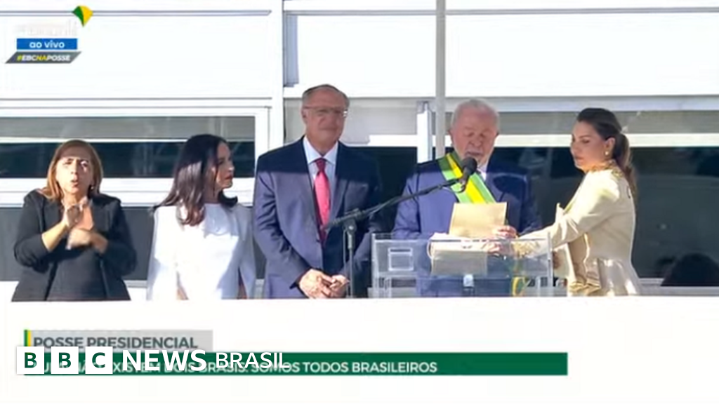 Lula discursa no Planalto: 'Vou combater todas as formas de desigualdade'