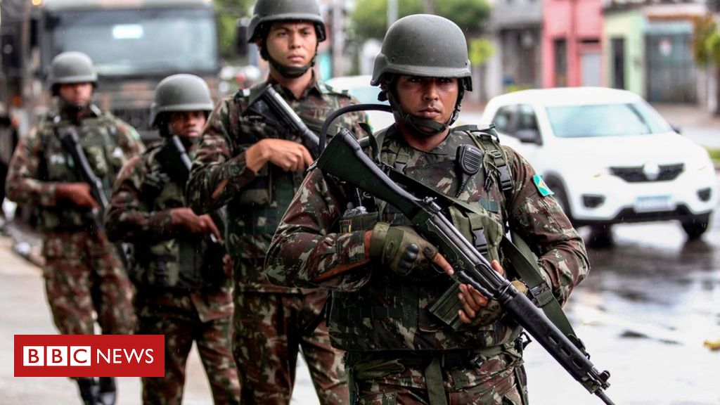 Efetivo das polícias militares é 14% maior que o das Forças Armadas no  Brasil