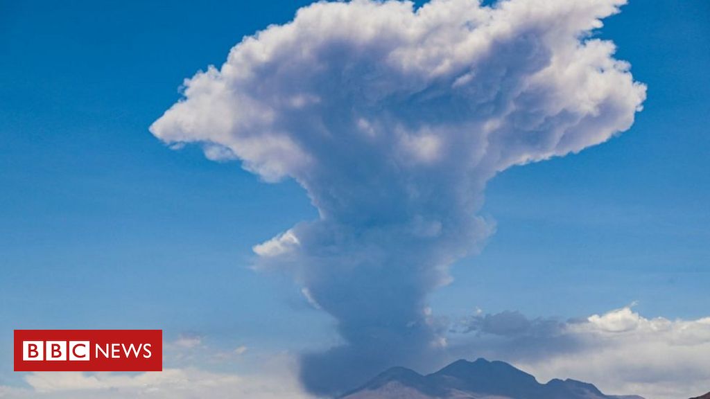Volcán Láscar: Columna de humo de 6.000 metros de altura provoca decreto de alarma en Chile
