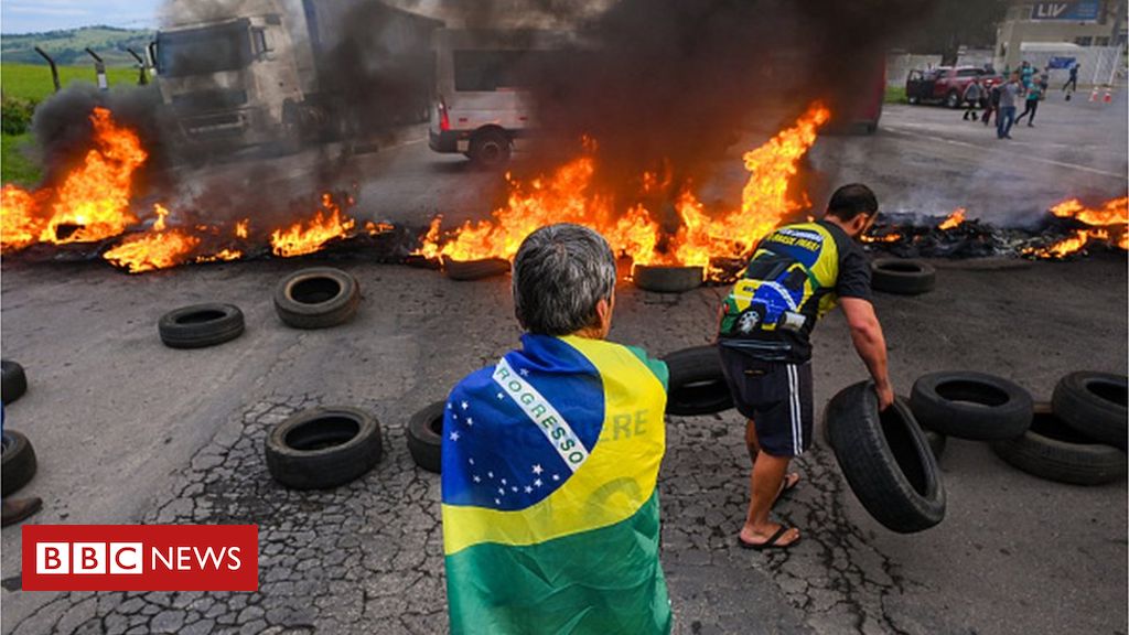 A falta de oxigênio é real, nos hospitais e nas democracias