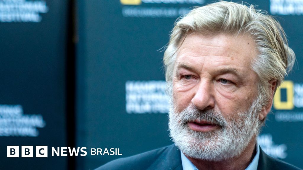 Alec Baldwin: disparo de arma cenográfica pelo ator em set de filme mata diretora de fotografia