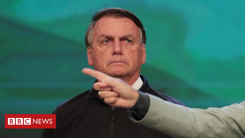 Bolsonaro puxa a orelha dos filhos: 'A campanha acabou