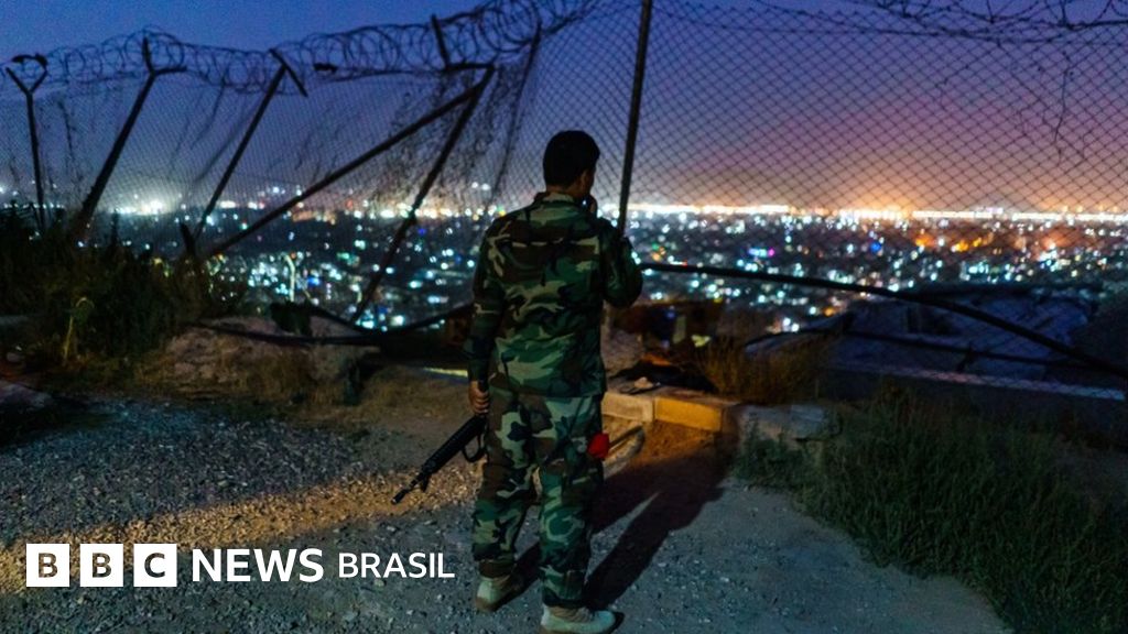 Generais embolsavam salários de ‘soldados fantasma’ no Afeganistão, diz ex-membro do governo