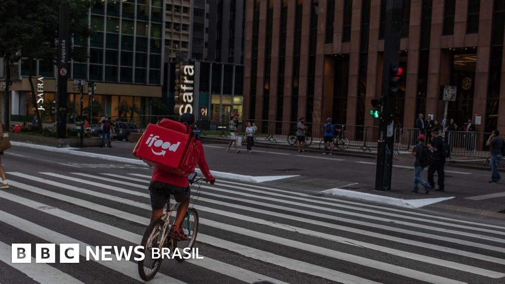 O que pesquisador descobriu pedalando como entregador de apps por 6 meses: 'É terra de ninguém, risco de vida o tempo todo'