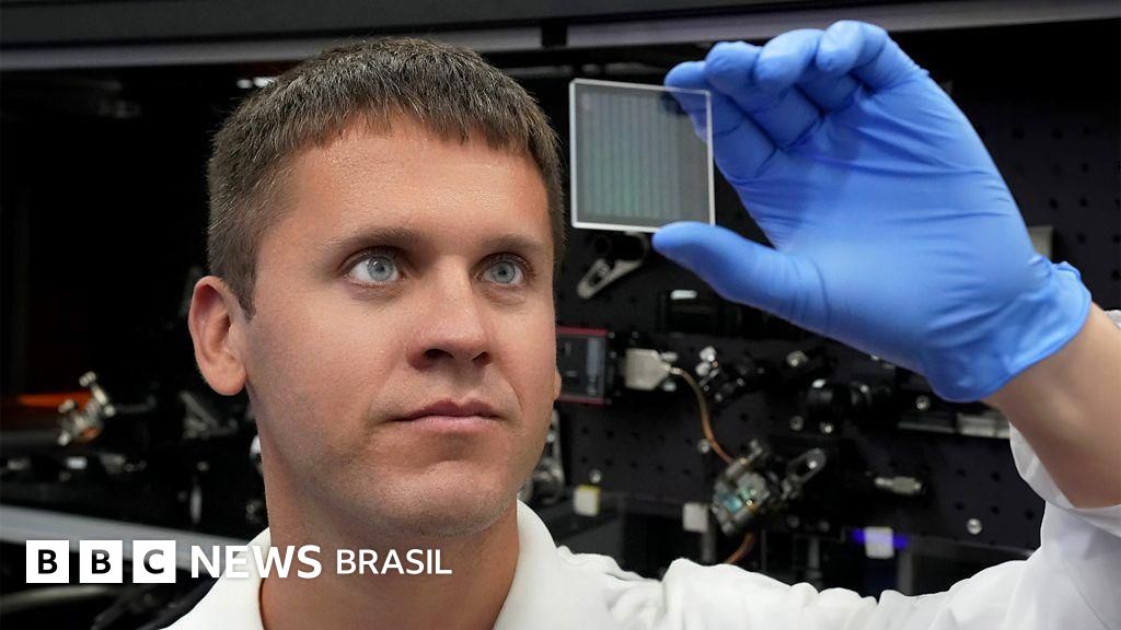 O que são os 'cristais de memória' que desafiam leis da física e prometem solucionar o problema do armazenamento de dados