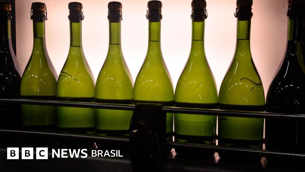 Metanol: BBC investiga venda de lacres falsos e garrafas de bebidas alcoólicas no Facebook