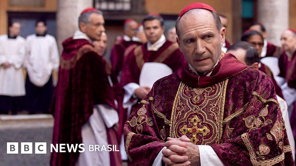 Novo thriller 'Conclave' desvenda intrigas das eleições dos papas: 'Eles têm os mesmos vícios que nós'