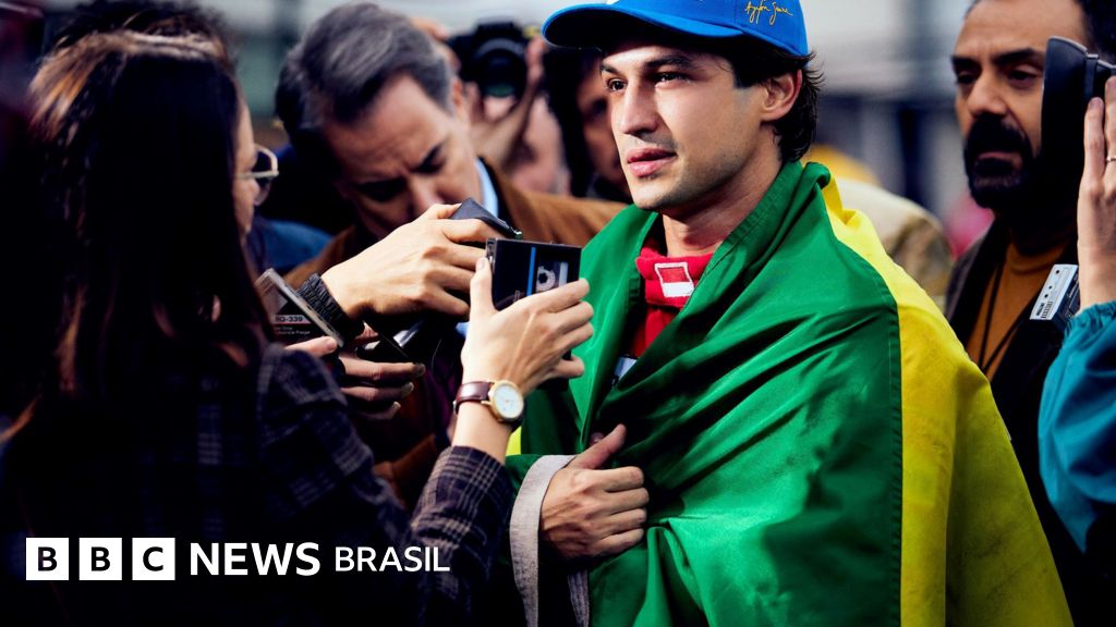 'Senna unia o Brasil além da polarização. Não vejo ninguém assim hoje', diz diretor de série no Netflix