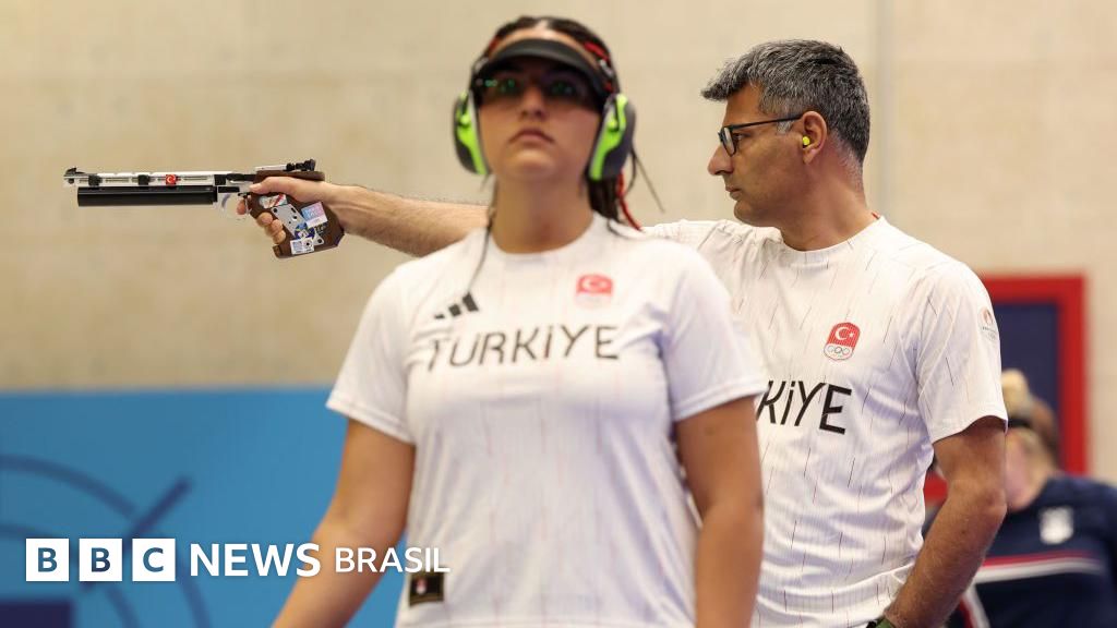 Quem é o atirador turco 'tranquilão' que ganhou a prata na Olimpíada com a mão no bolso