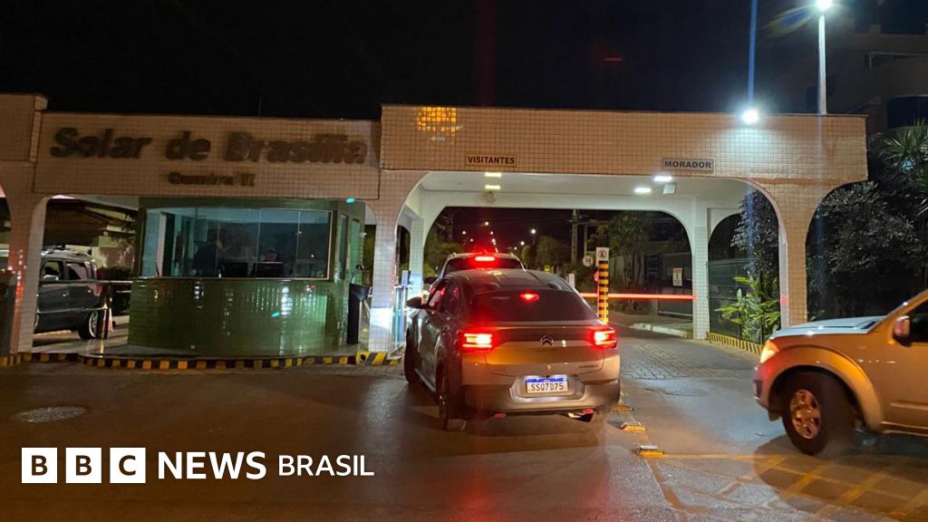 Piscina, jardim e caramanchão: como é a casa onde Bolsonaro vai cumprir prisão domiciliar