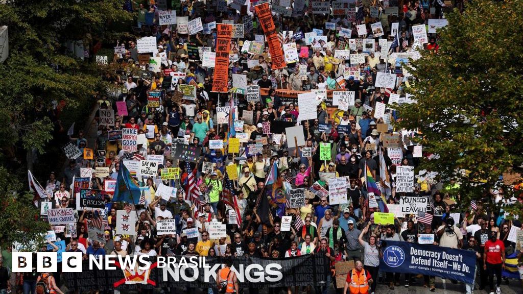 Protestos contra Trump levam multidão às ruas nos EUA
