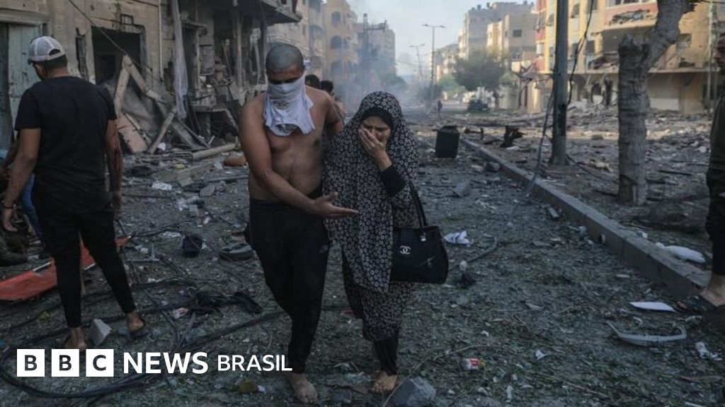 Israel segue bombardeando Gaza no domingo; Hamas diz que 55 morreram