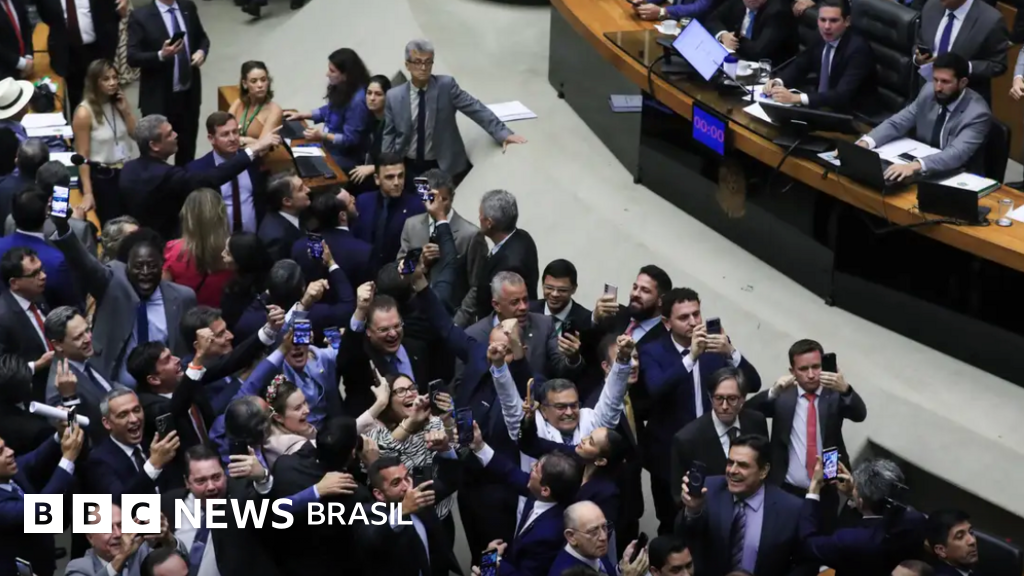 Como o governo foi derrotado na Câmara em votação sobre MP para elevar impostos