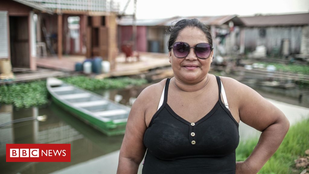 'Devolvam nossa água': os pescadores da Amazônia que ficaram sem saída para rio pelo 2º ano seguido