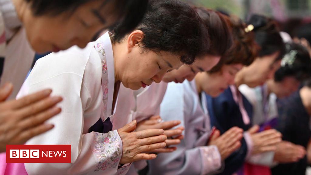 Por que tantos asiáticos estão abandonando suas religiões?