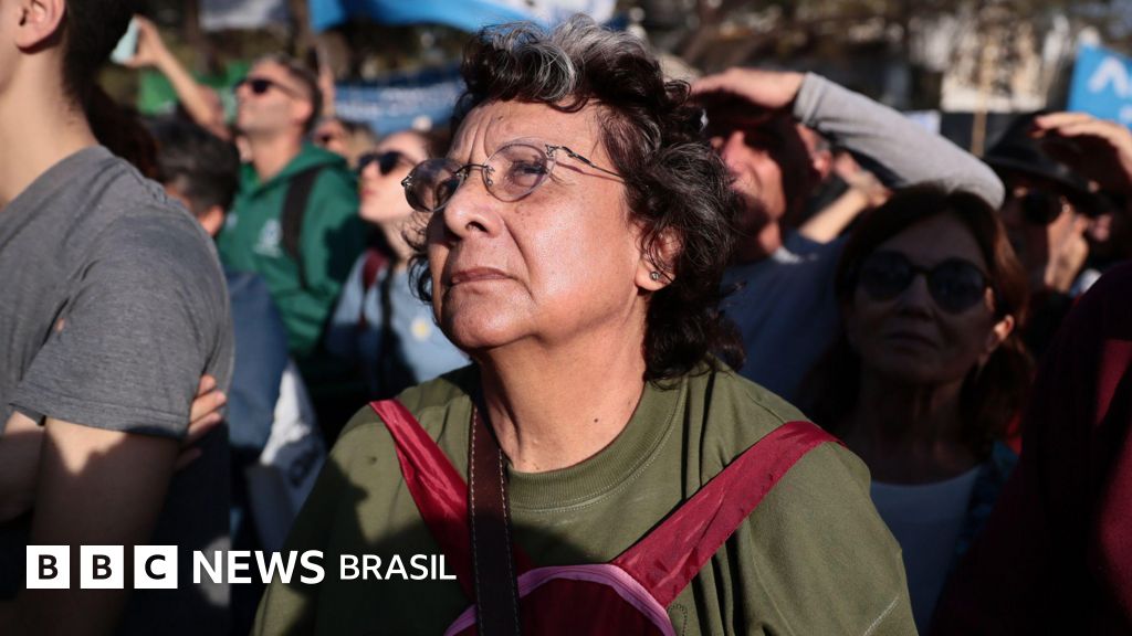 'Estou em modo sobrevivência': por que ter trabalho na Argentina não é seguro contra pobreza