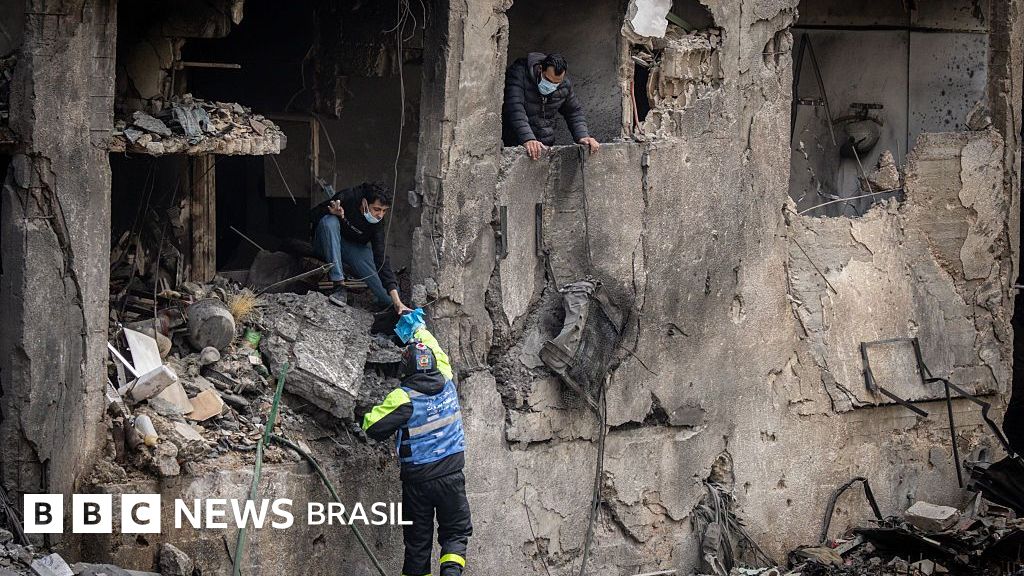 Ataques no Líbano deixam mais de 300 mortes; Israel anuncia negociações com Beirute