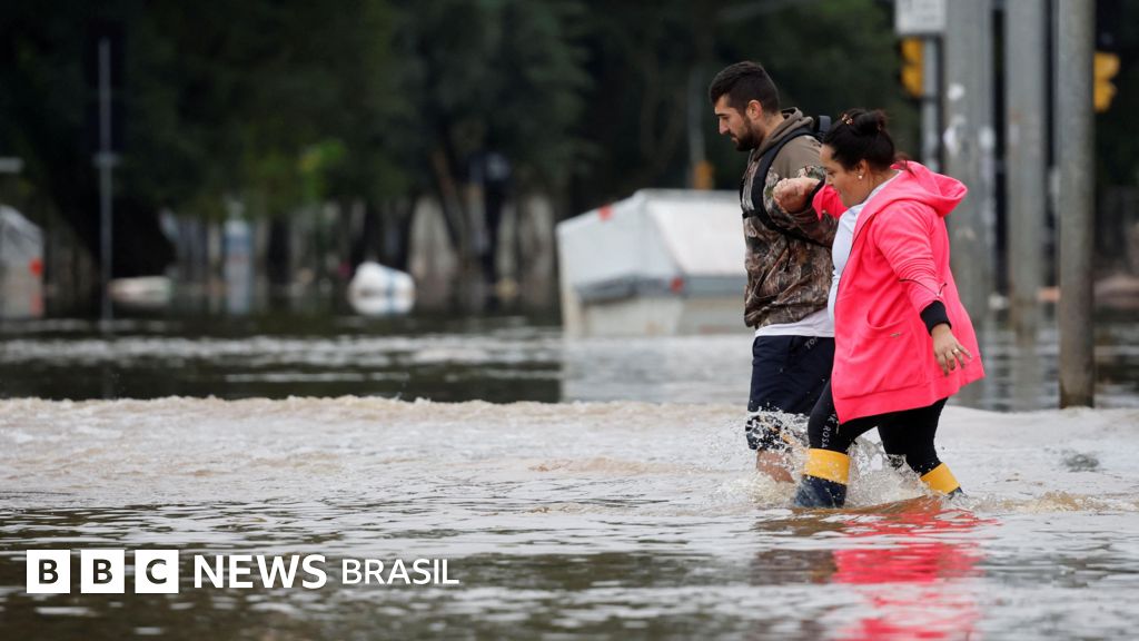 'É muito triste passar por tudo isso outra vez': os voluntários de resgate em 2023 que voltaram a atuar nas enchentes